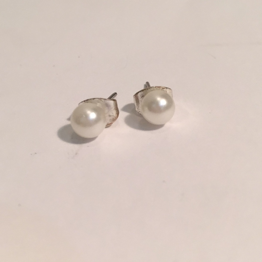 Small pearl earrings